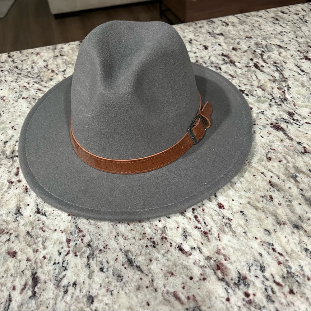 Chic Gray Hat with Tan Band